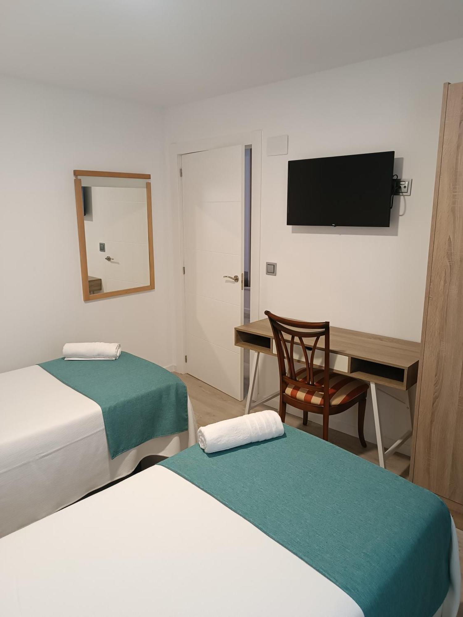 Apartamentos Turisticos Avila Puerta De San Isidro 1-4 Exteriör bild