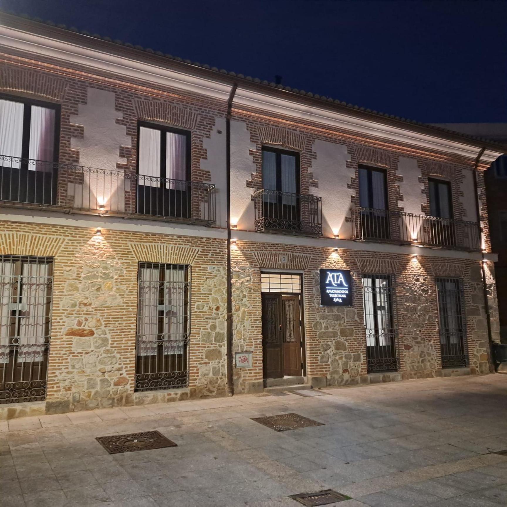 Apartamentos Turisticos Avila Puerta De San Isidro 1-4 Exteriör bild